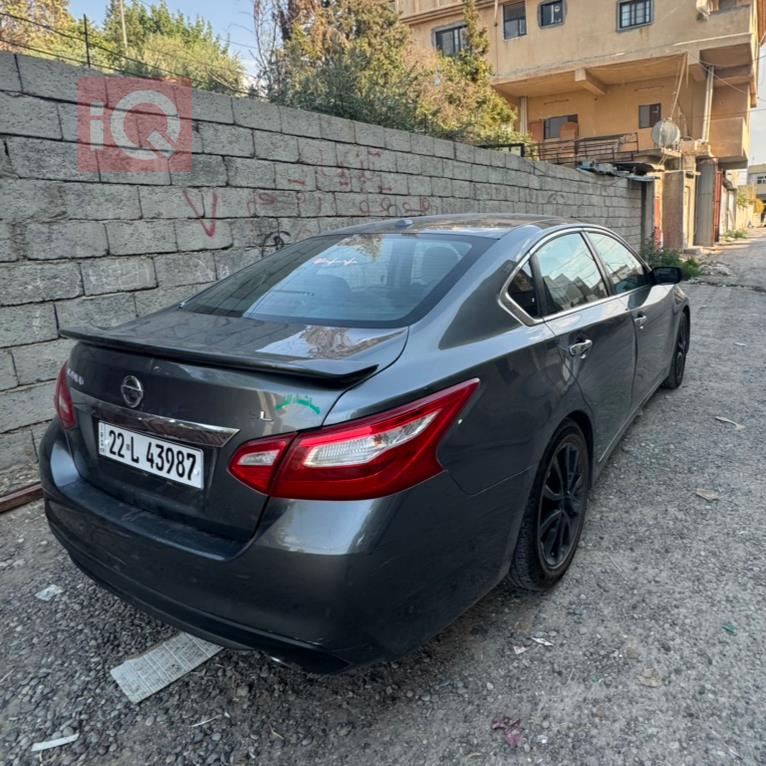 Nissan Altima